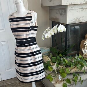 Great spring dress! Perfect for Easter or out for a nice dinner!
